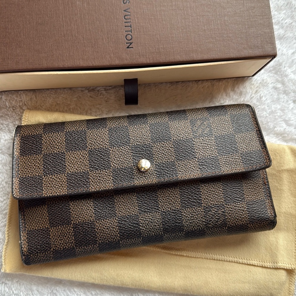 Louis Vuitton Damier International Trifold Long Wallet - Picture 4 of 15